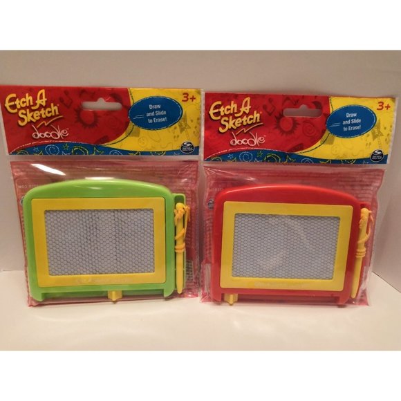 Spin Master Etch A Sketch Doodle Lot of 4 Red Green Blue Pink AA - Picture 2 of 5